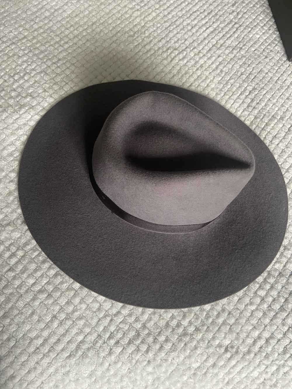 Wide-Brim Felt Fedora Hat in Charcoal